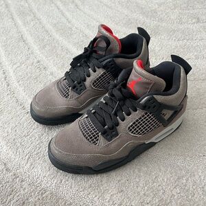 Nike Jordan 4s Taupe Haze size 6 women